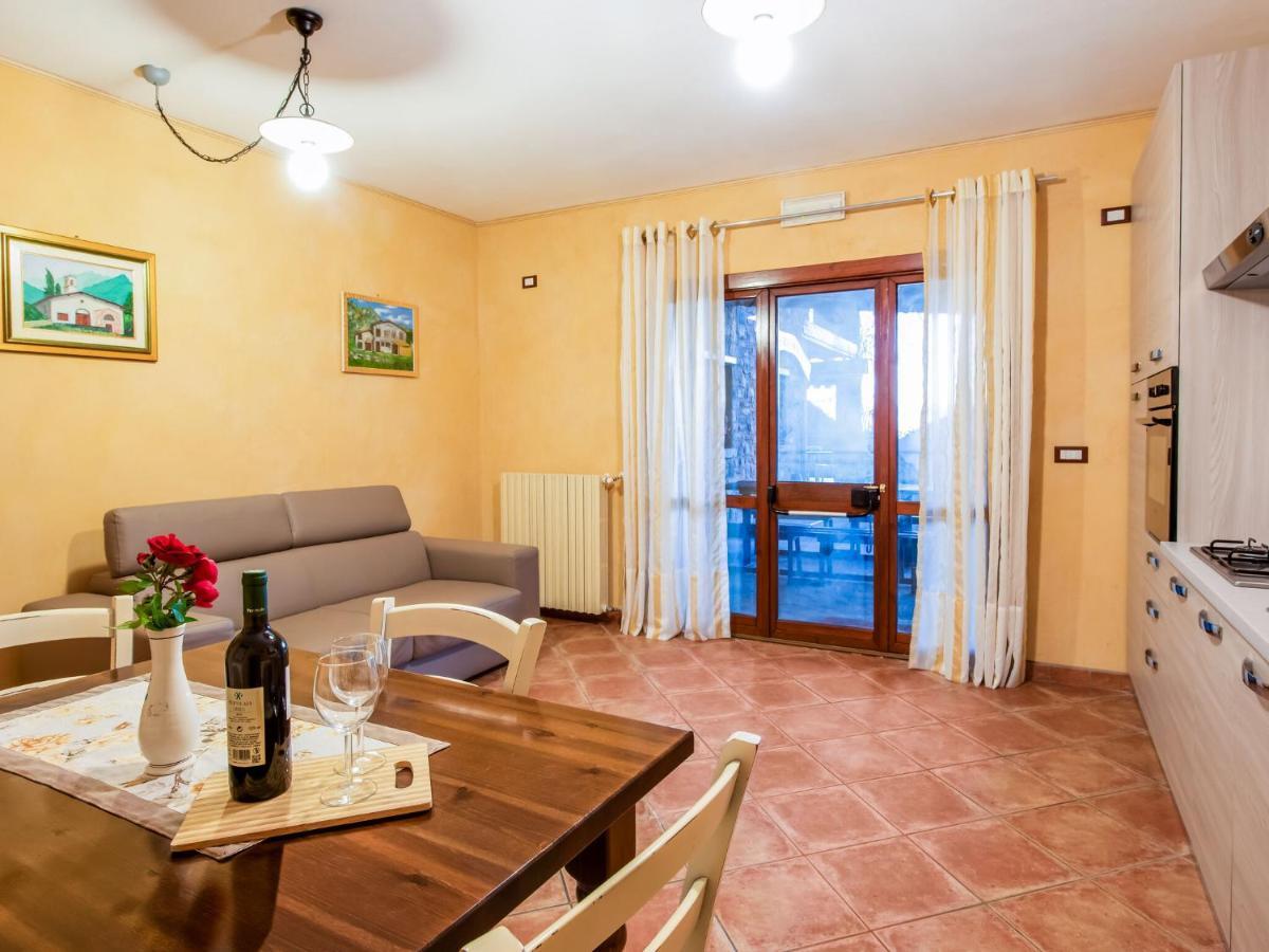 Beautiful Chalet With Swimming Pool In Lombardy Villa Marone Buitenkant foto