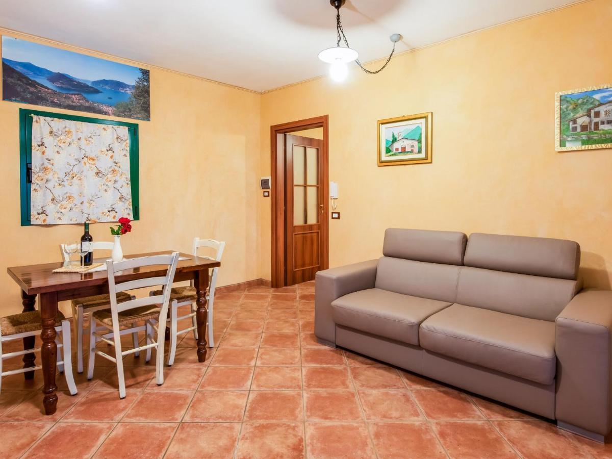 Beautiful Chalet With Swimming Pool In Lombardy Villa Marone Buitenkant foto