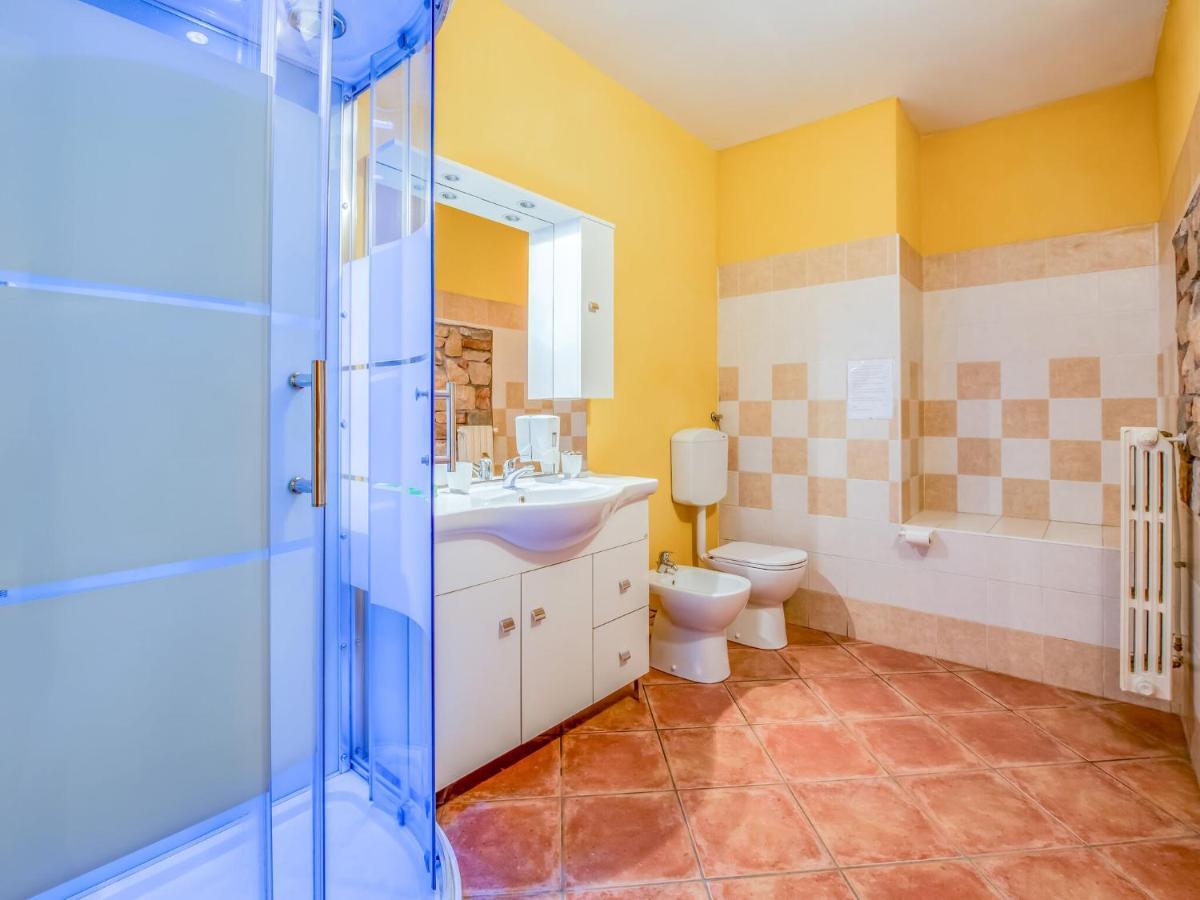 Beautiful Chalet With Swimming Pool In Lombardy Villa Marone Buitenkant foto